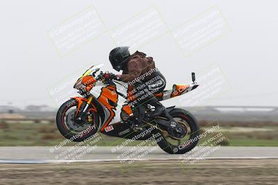 media/Nov-30-2025-TrackDaz (Sun) [[d8b22663df]]/B Group/Session 5 (Wheelie Bump)/